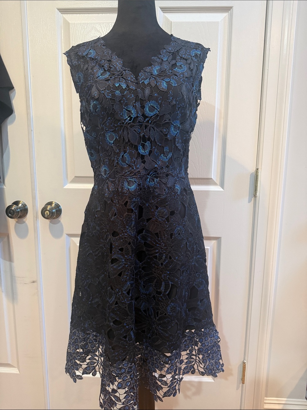 Elie Tahari Navy Floral Lace Cocktail Dress